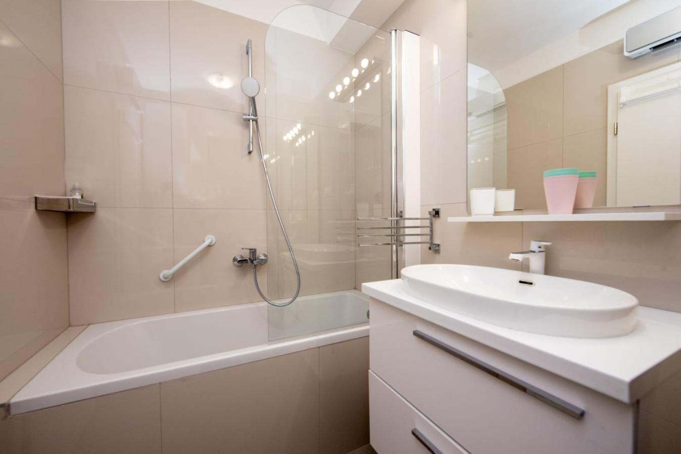 S'Akvarel 4 - Private Garage Apartman Split Kültér fotó